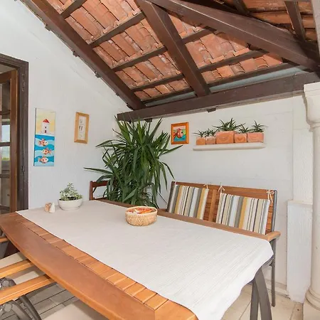 Apartment Vrandecic *