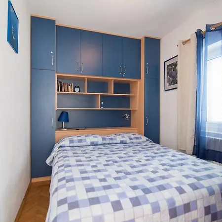 Apartment Vrandecic Postira